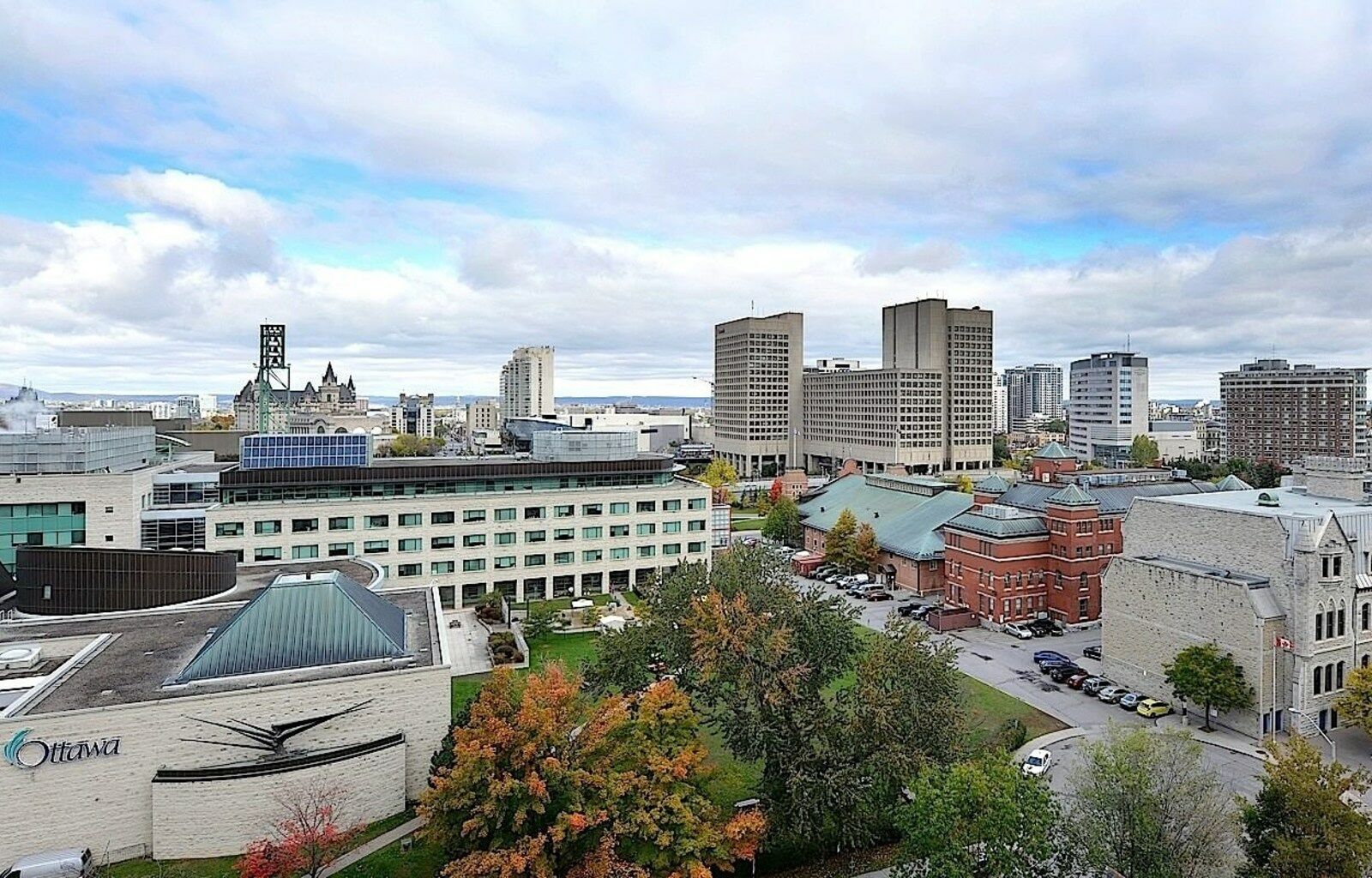 Ottawa Embassy Hotel & Suites Exteriör bild