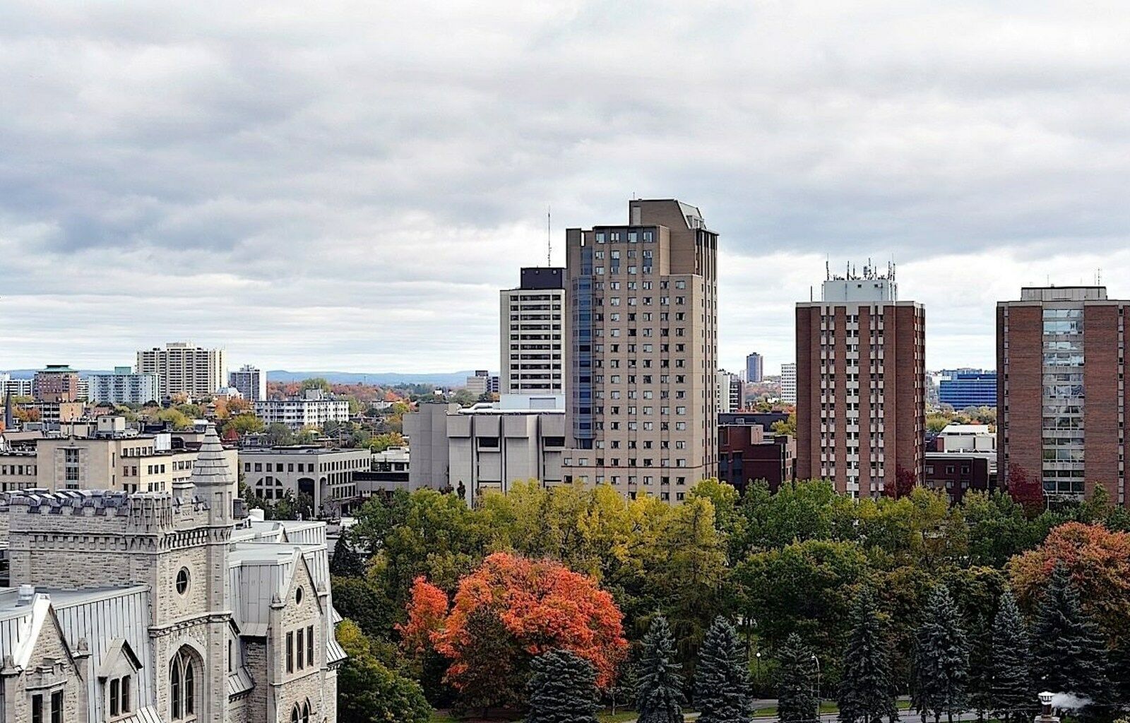 Ottawa Embassy Hotel & Suites Exteriör bild
